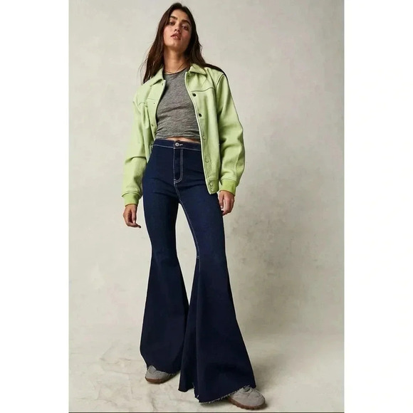 NWT Free People Just Float On Flare Jeans Denim High Rise We The Free Midnight - Picture 16 of 16